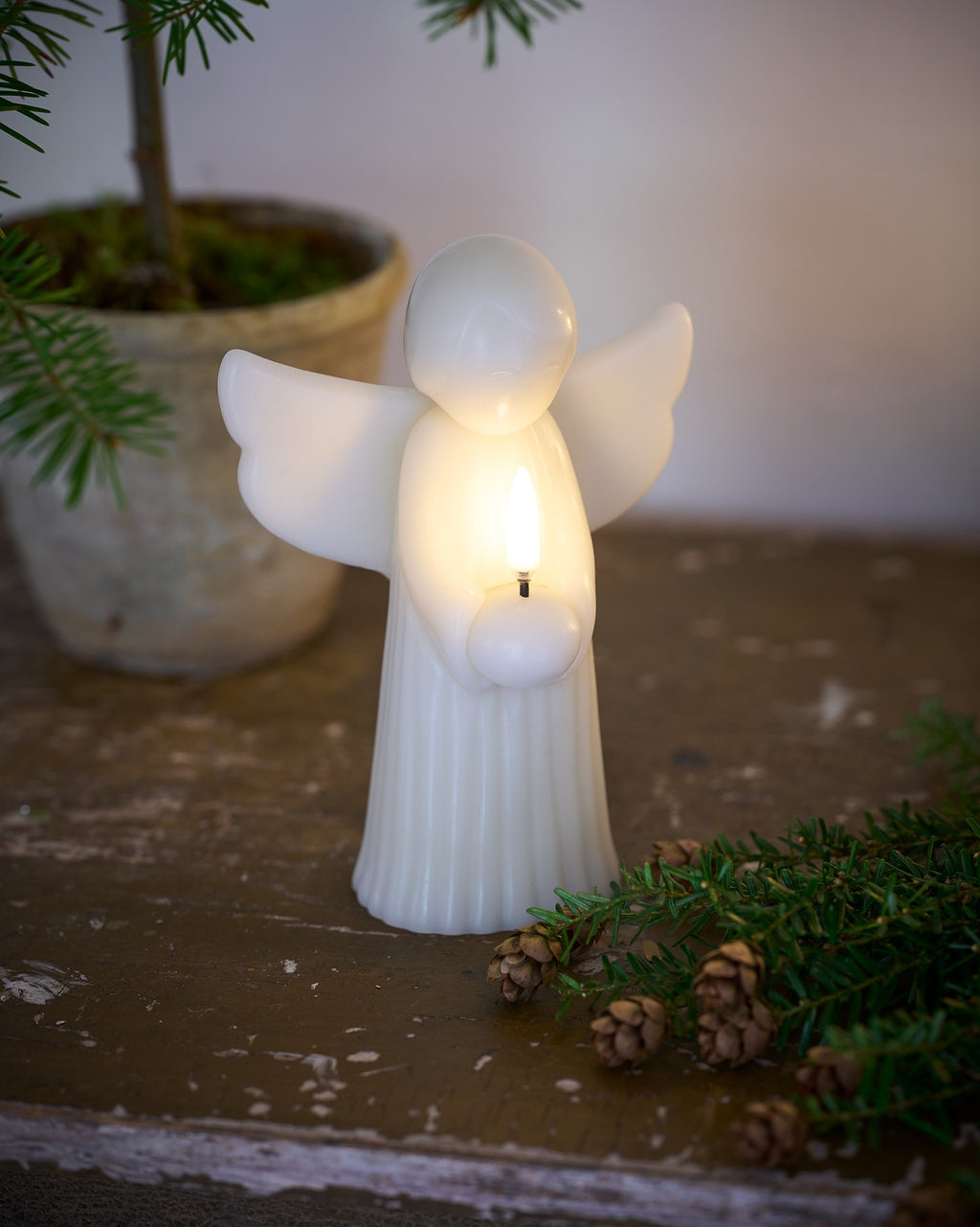 Bougie LED ange en cire, coloris différent du vanille, vue 2