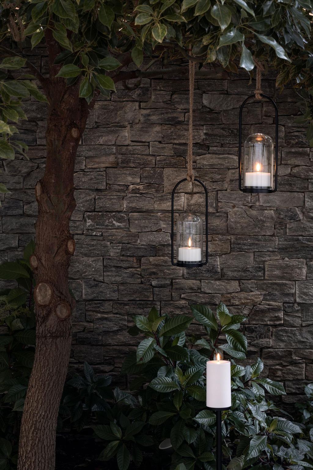 Lanterne d'extérieur LED à dôme en verre, en extérieur avec d'autres lanternes