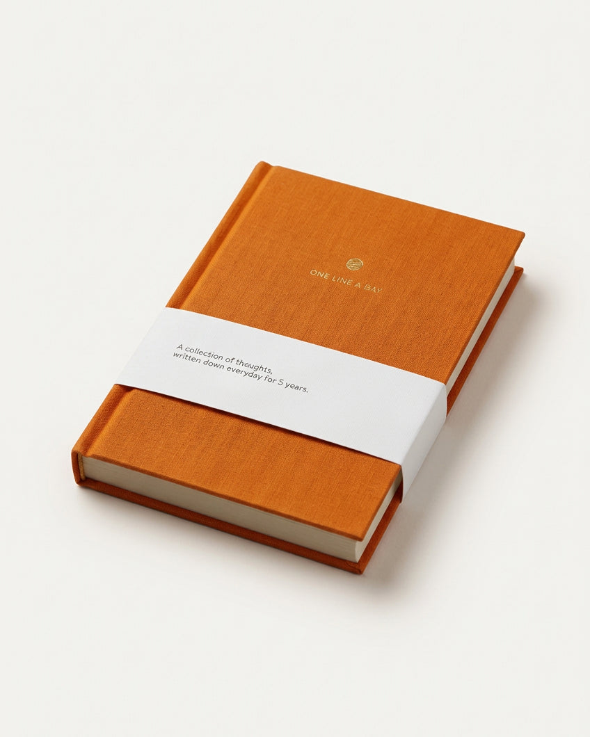 Journal A-Journal One Line a Day, couverture en lin orange, vue 2