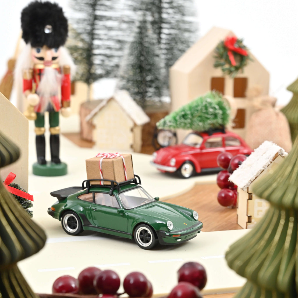 Miniature Porsche 911 Turbo 1978 édition Noël Jet-car au 1/43